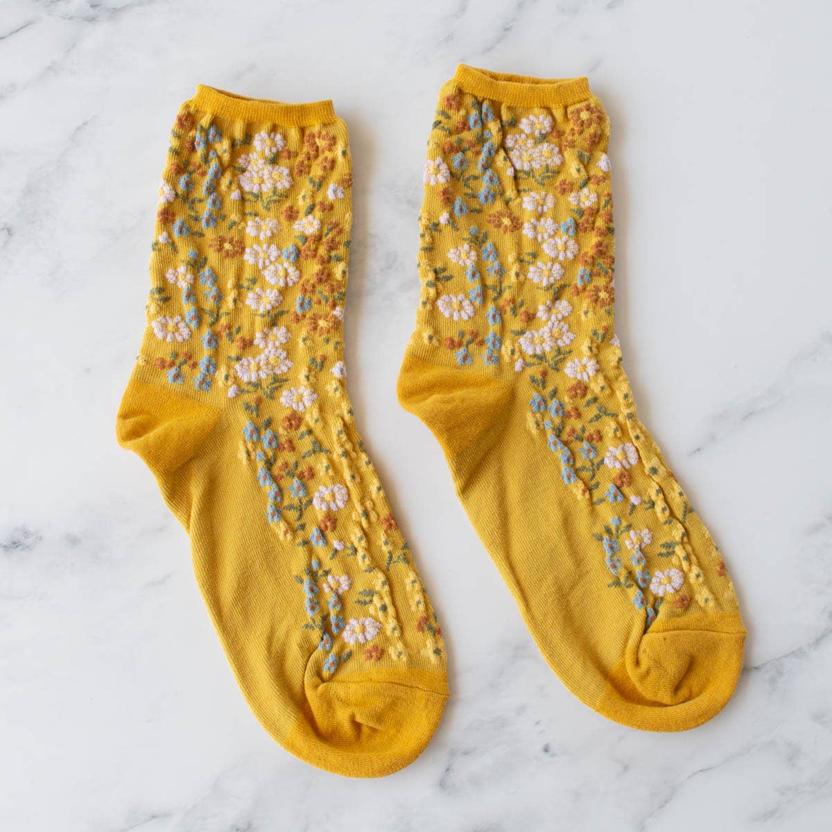 Women's Romantic Floral Socks: Oatmeal