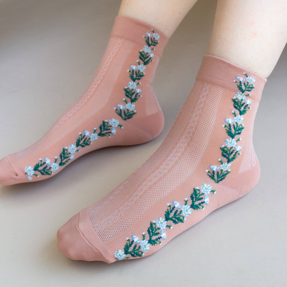 Floral Mesh casual socks: Beige