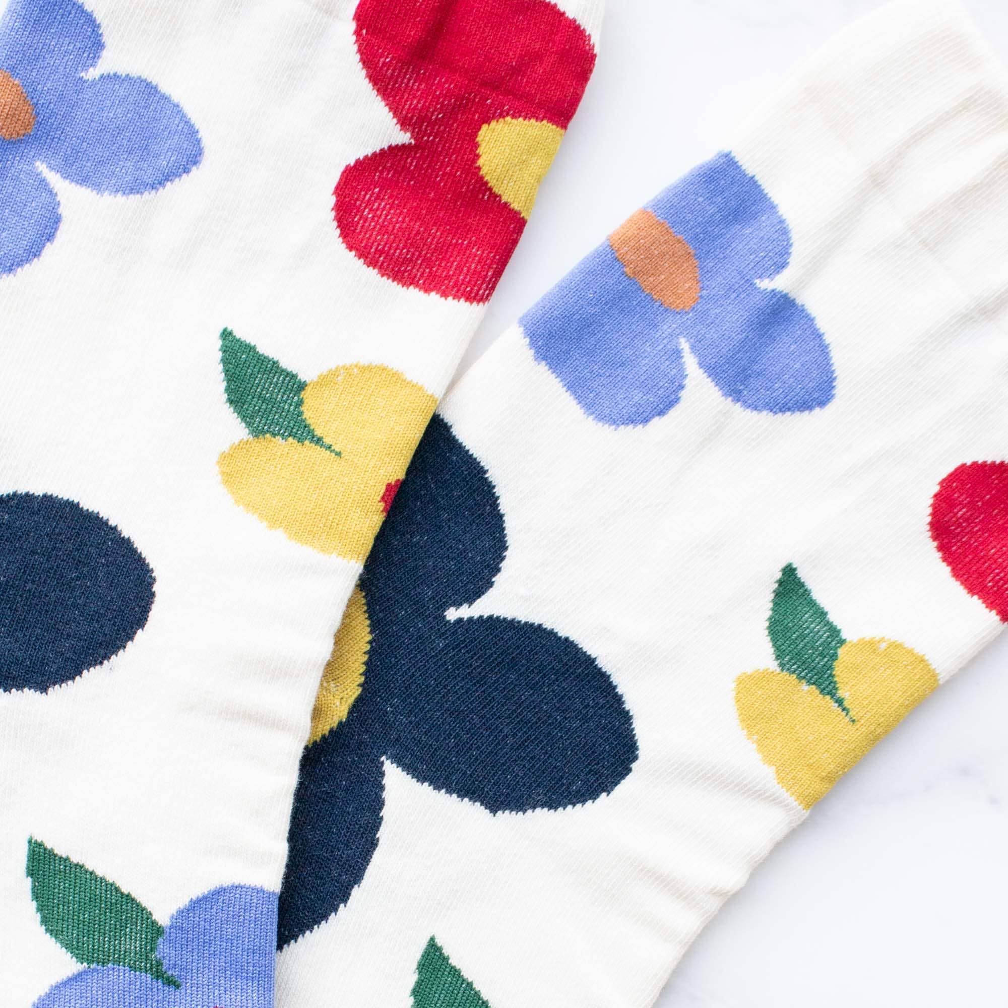Women's Big Flower Casual Socks: Cream