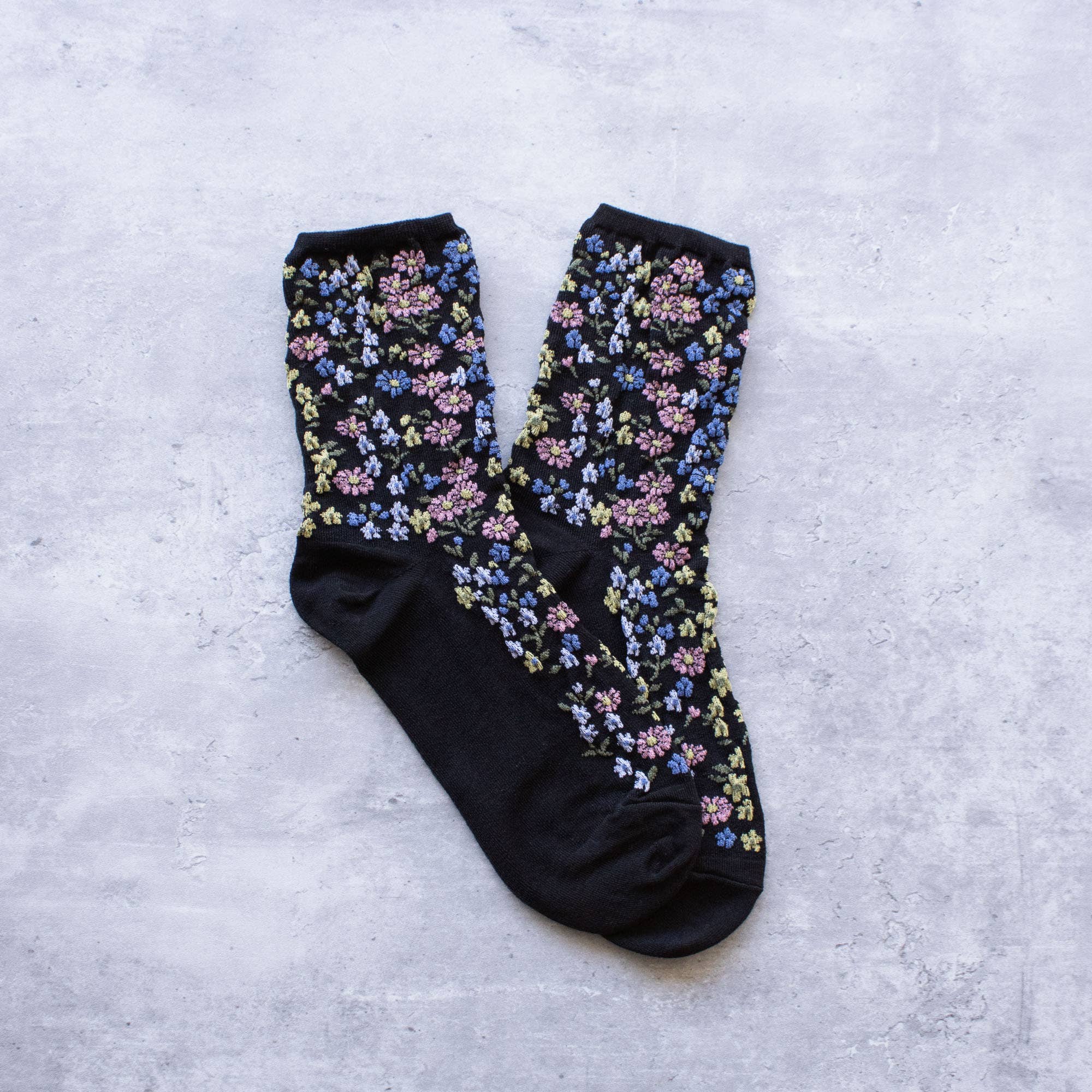 Women's Romantic Floral Socks: Oatmeal