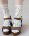 Women's Romantic Floral Socks: Oatmeal
