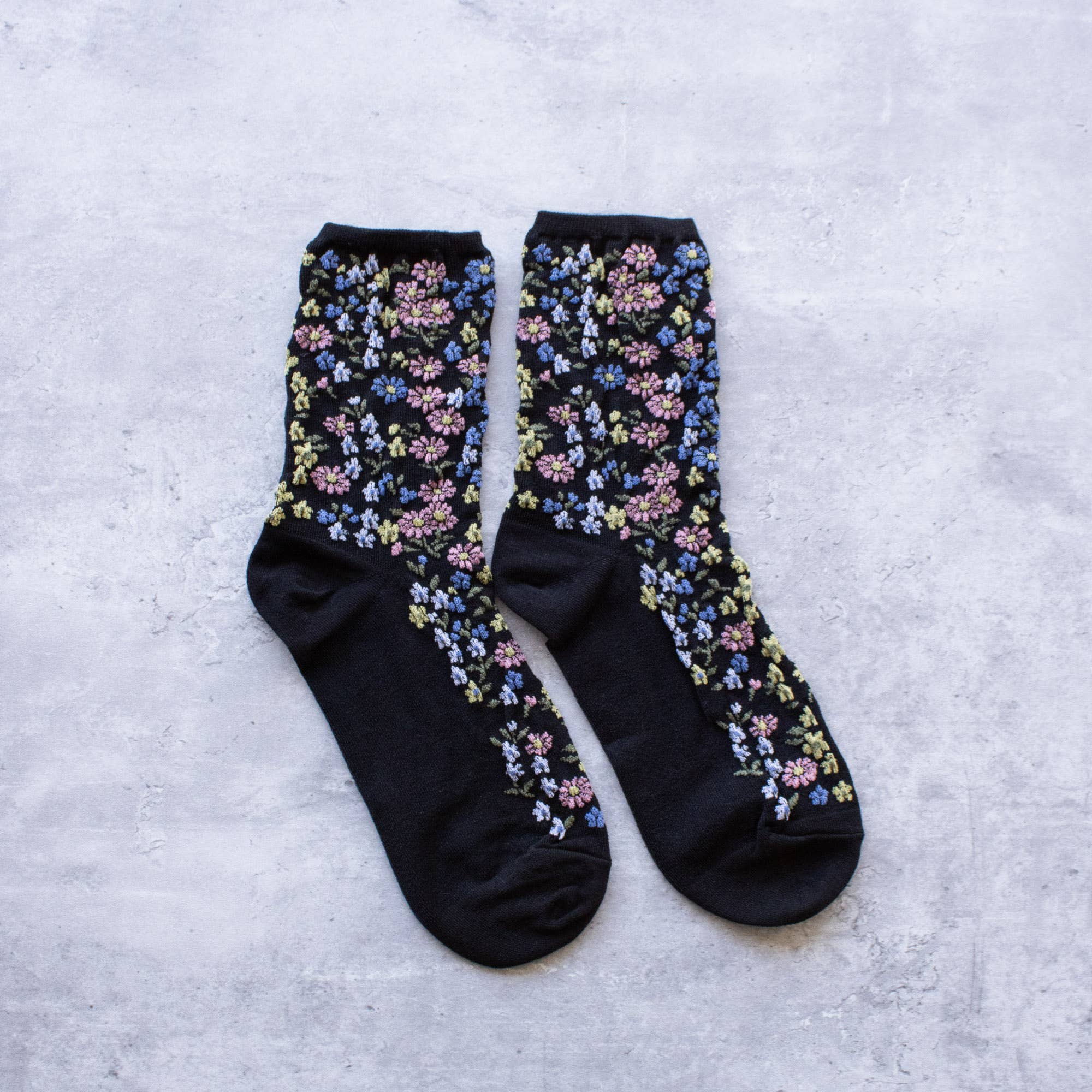Women's Romantic Floral Socks: Oatmeal