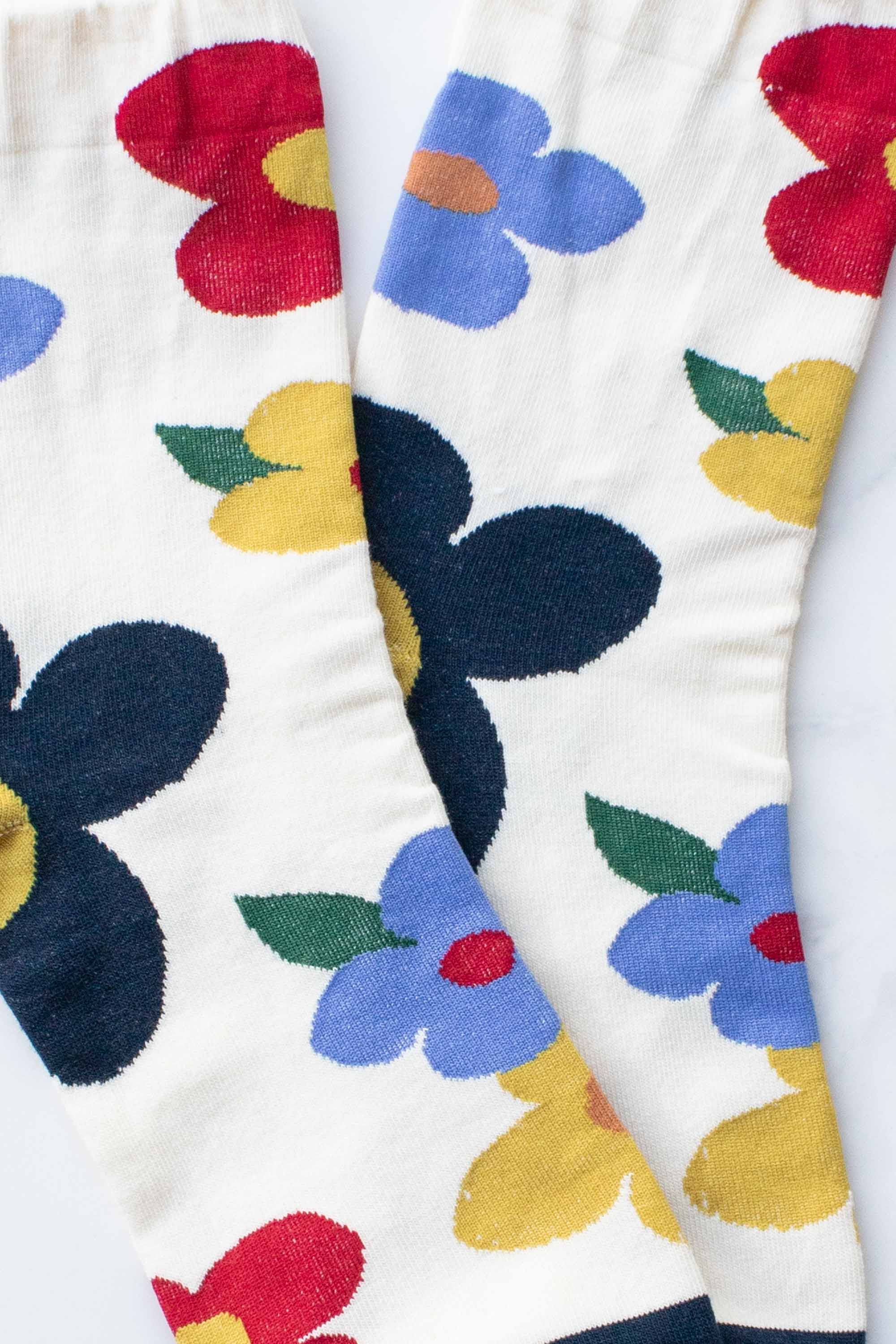 Women's Big Flower Casual Socks: Cream