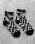 Picnic Mid Crew Socks: Oatmeal Red