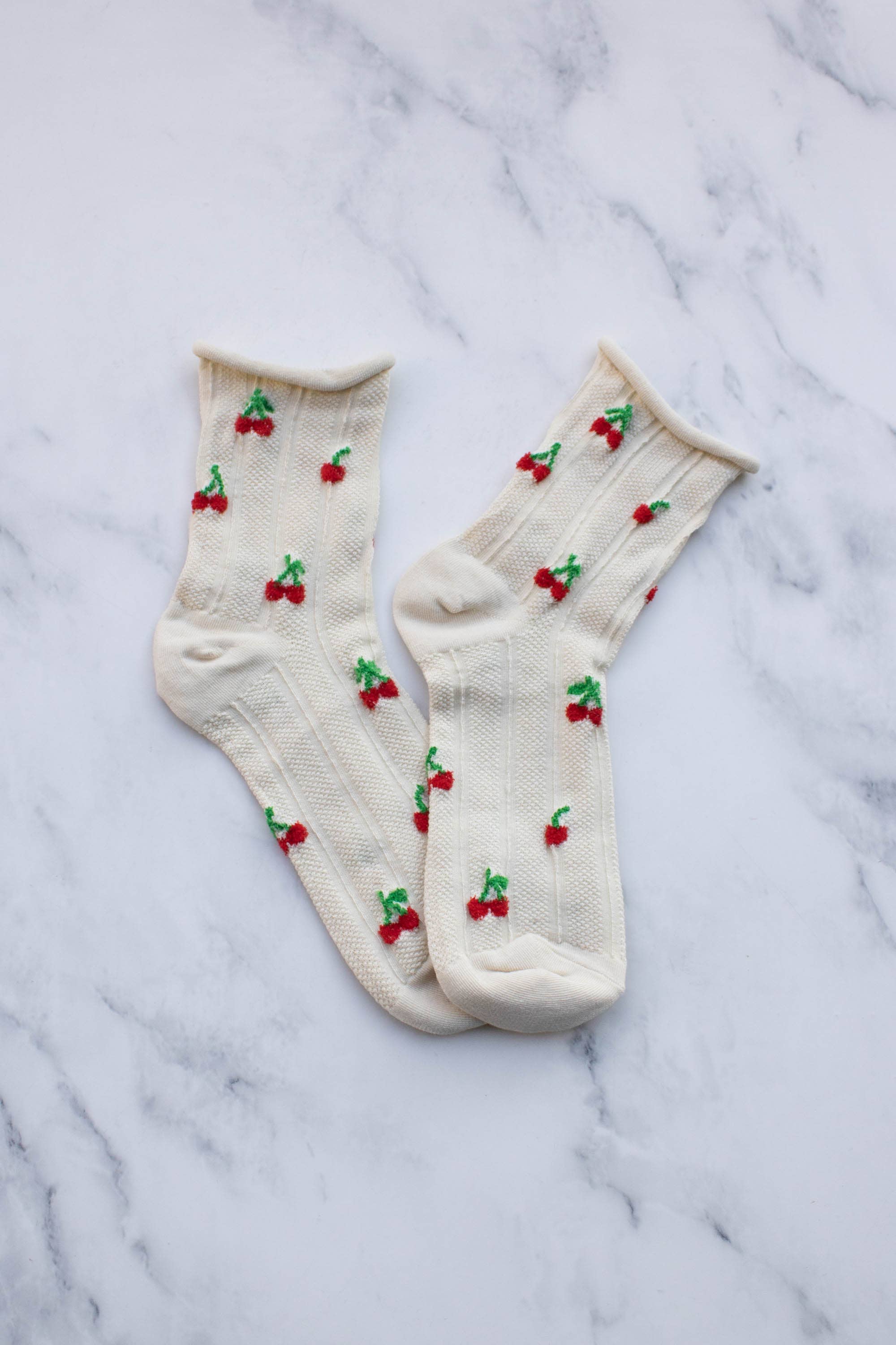 Women's Vintage Cherry Socks: Oatmeal/Cherry