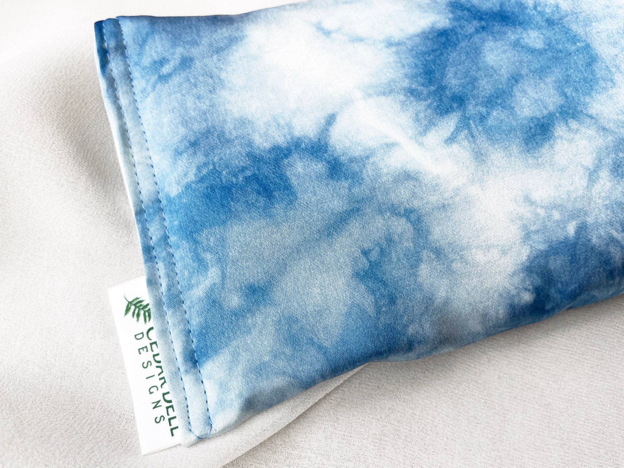 Naturally Dyed Silk Eye Pillow with Organic Filling: Multicolor Speckes