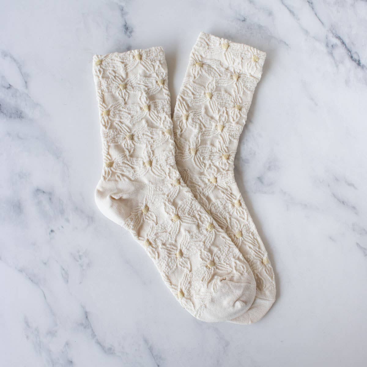 Engraving Flower Casual Socks: White