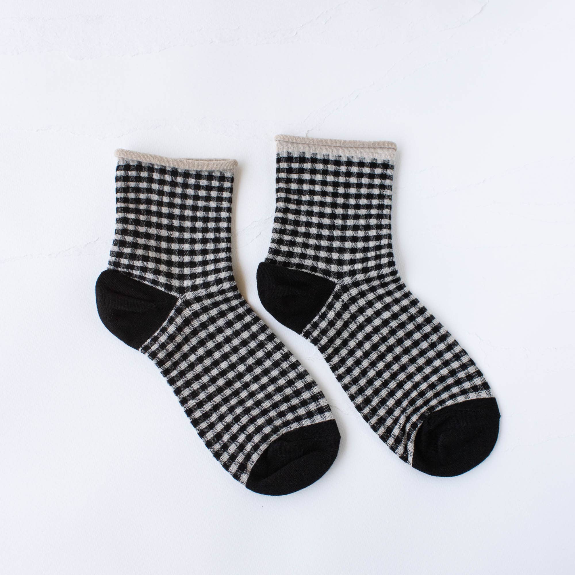 Picnic Mid Crew Socks: Oatmeal Red