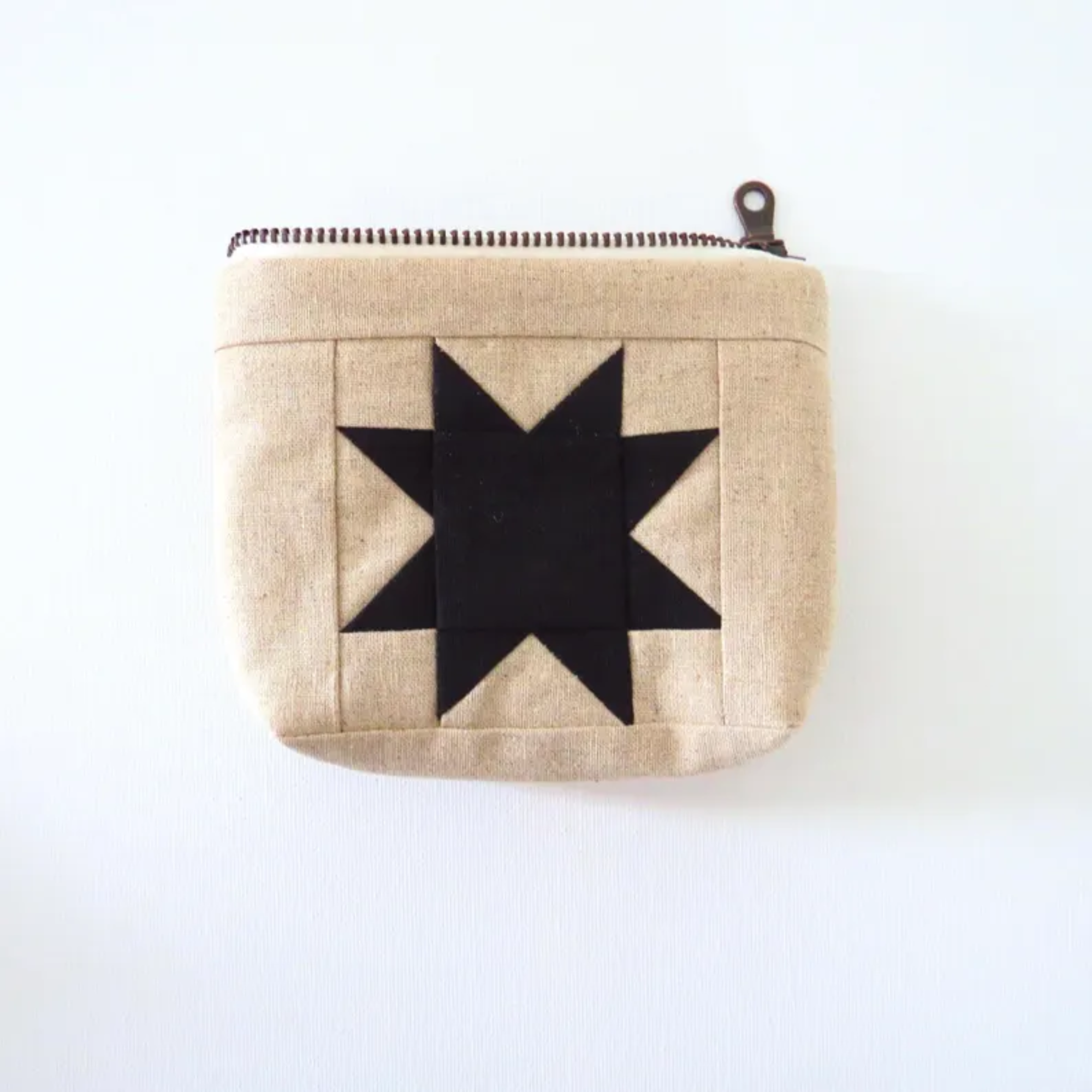 Sawtooth Quilted Sewing Pouch – Black Star Zipper Bag
