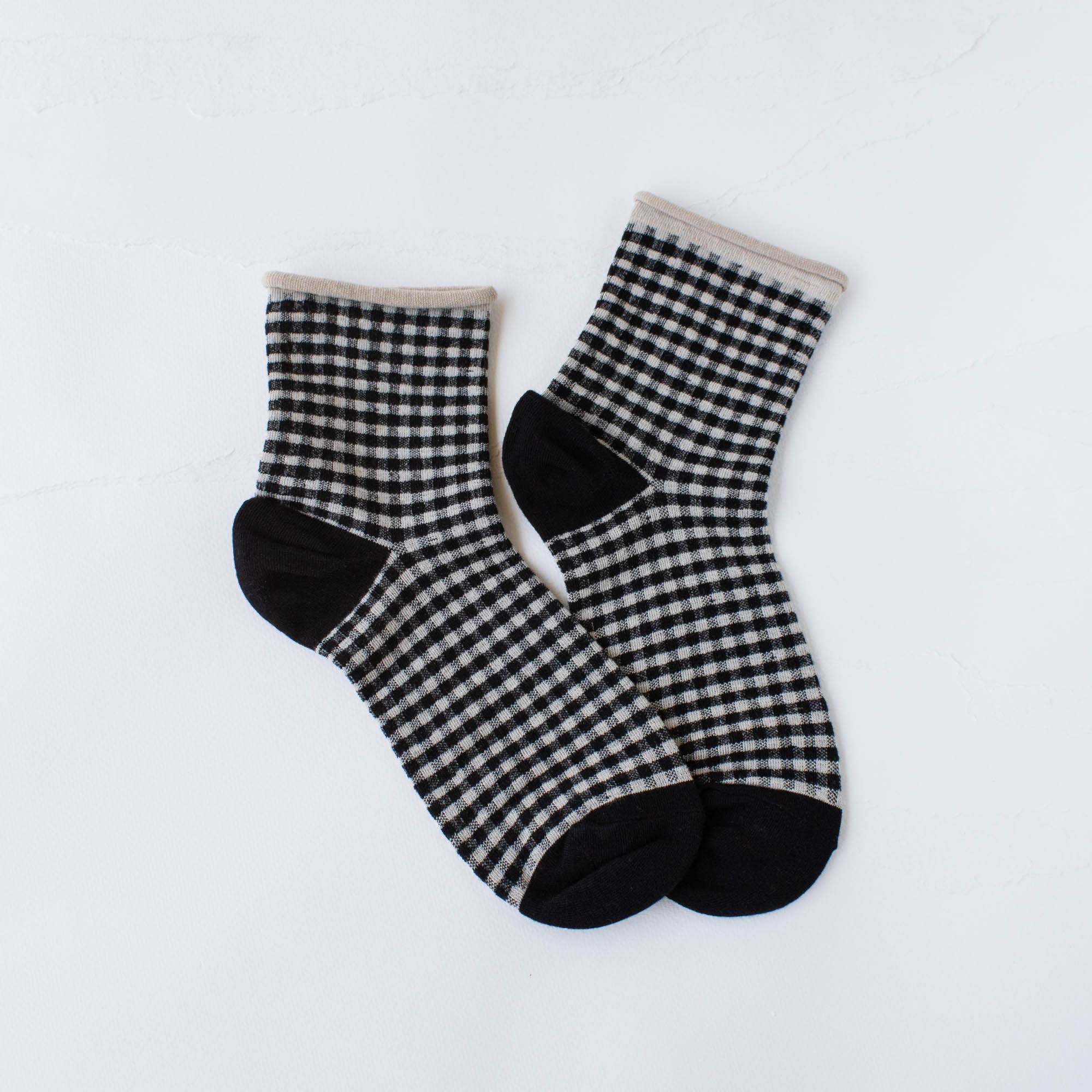 Picnic Mid Crew Socks: Oatmeal Red