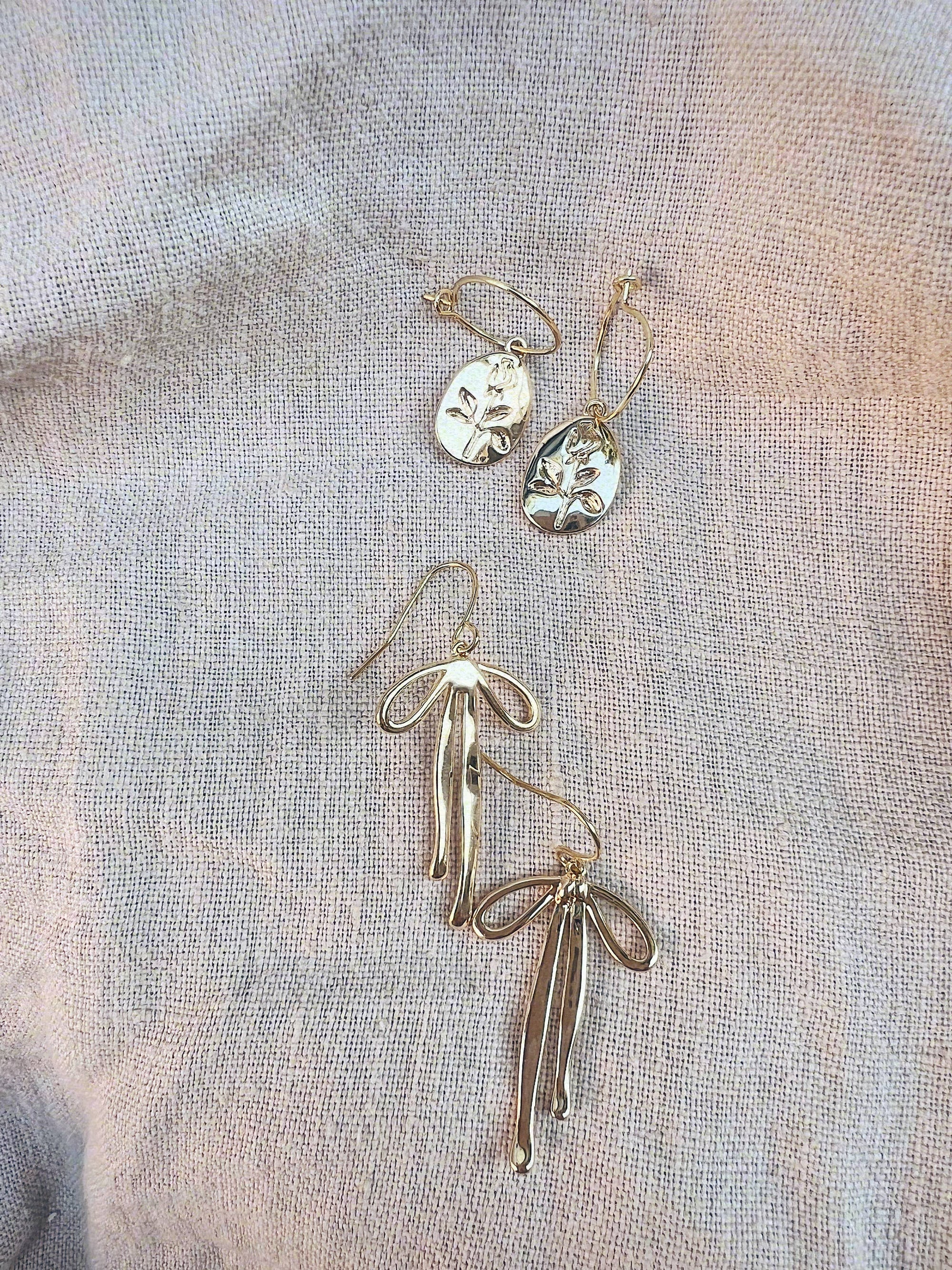 Bow Dangle Earrings 