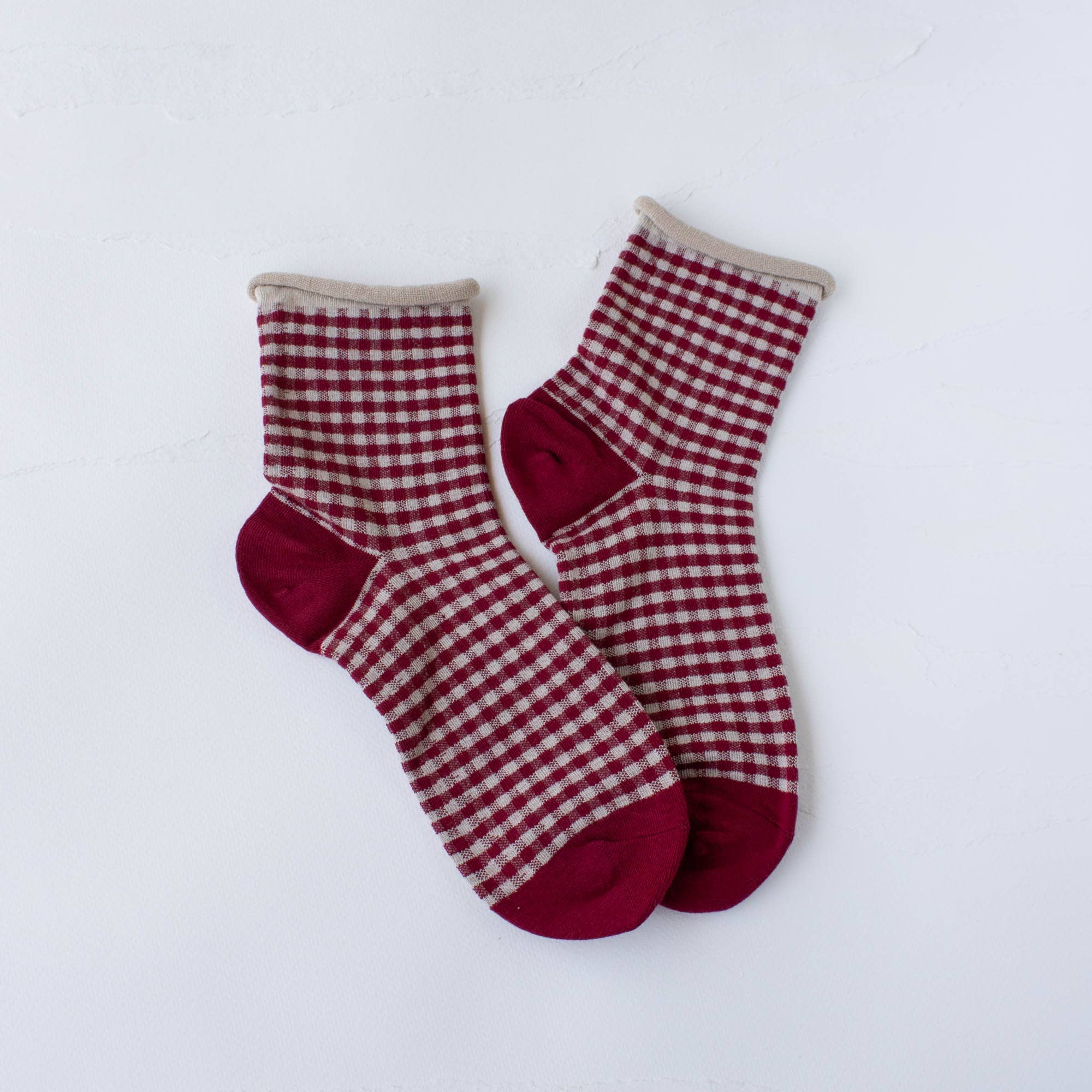 Picnic Mid Crew Socks: Oatmeal Red