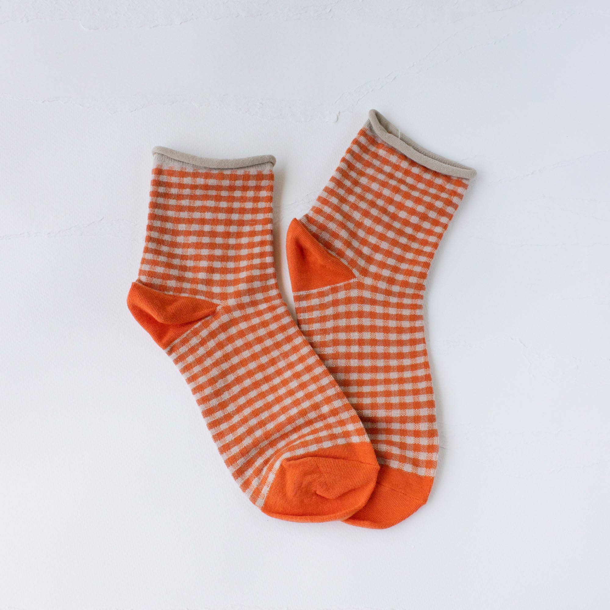 Picnic Mid Crew Socks: Oatmeal Red