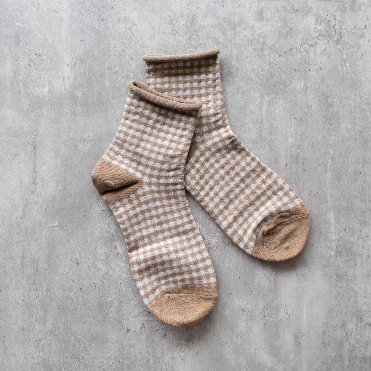 Picnic Mid Crew Socks: Oatmeal Red
