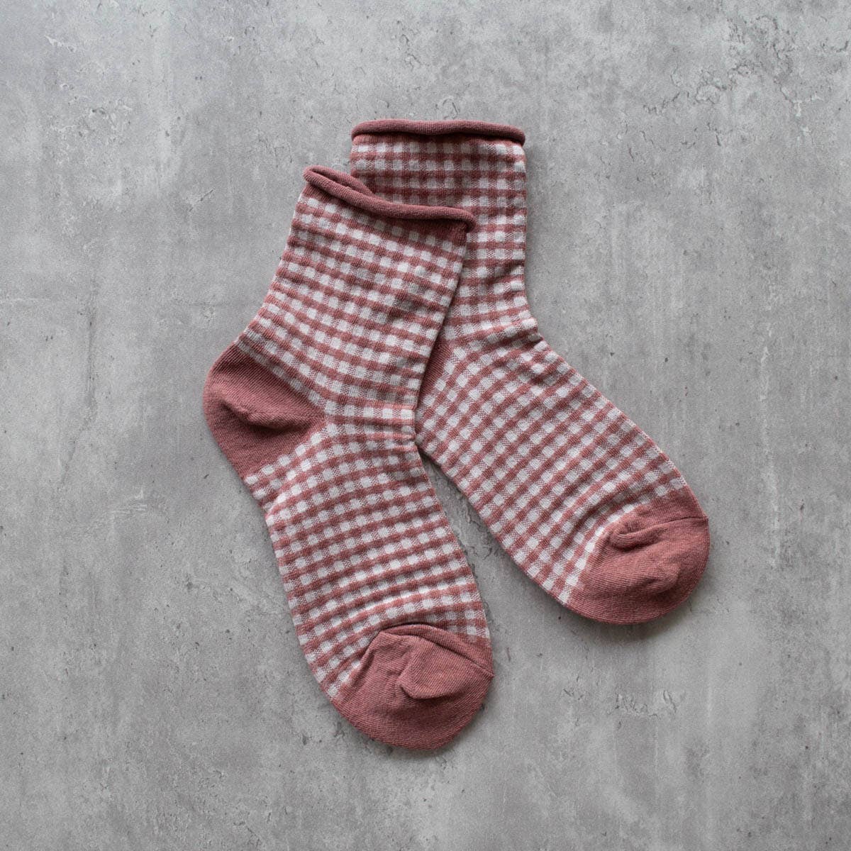 Picnic Mid Crew Socks: Oatmeal Red