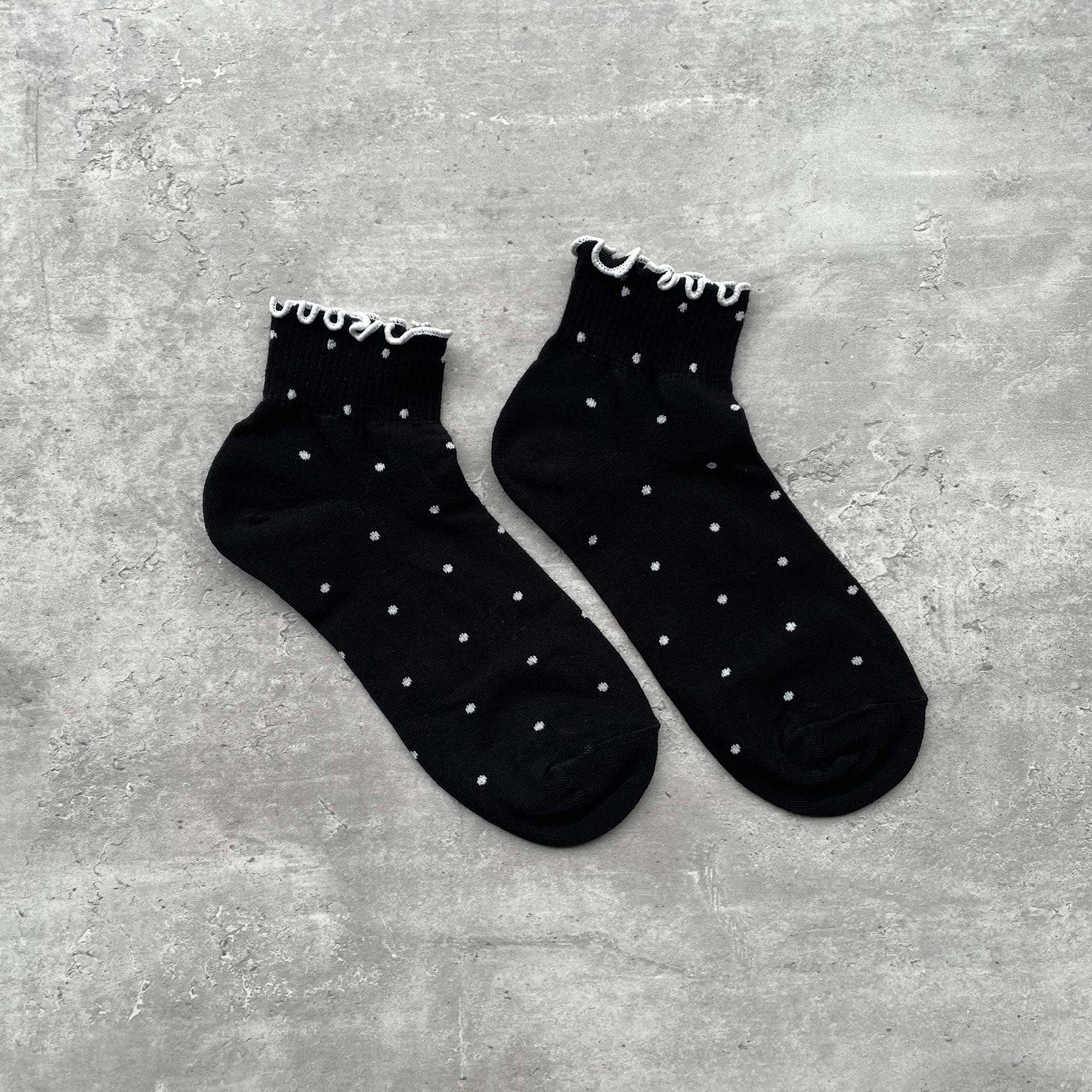 Cute Ruffled Ankle Socks: White