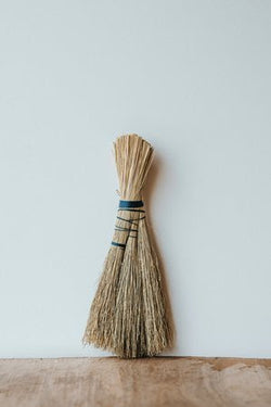 Wilder Hand Broom